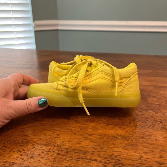 Vans Old Skool yellow monochromatic sneaker shoe size 11 toddler kid - Picture 3 of 9